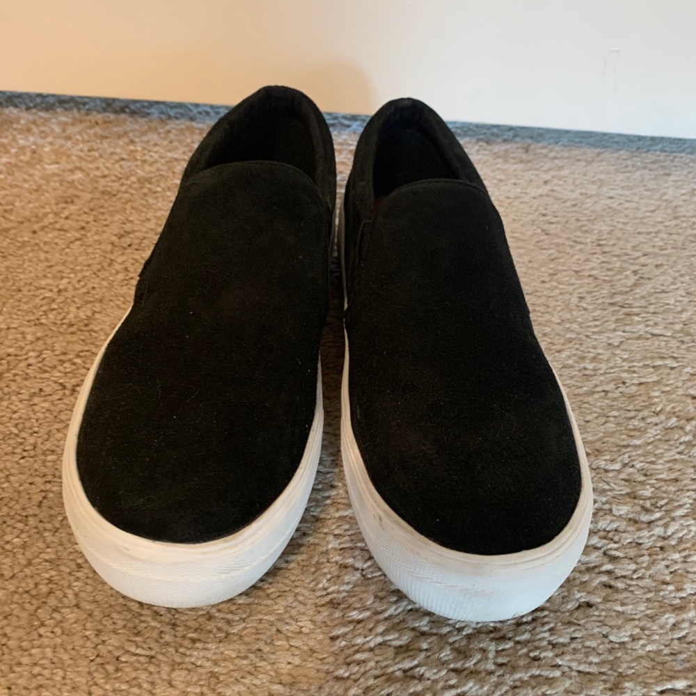 Steve Madden Gills Suede Slip Ons
